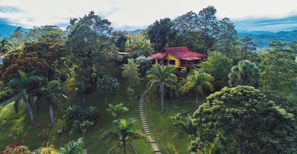 Villa con minizoológico de venta en Jarabacoa RPV-003