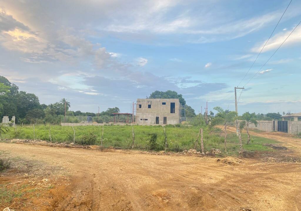 Venta de Finca-Finca  Pequeña-Proyecto Los Limoncillos-venta de Terreno -en Santo Domingo Este- Municipio de Guerra Santo Domingo este (3)